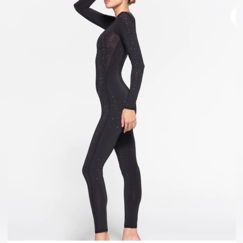 💎 NWT IN BOX SWAROVSKI X SKIMS JELLY SHEER LONG SLEEVE CATSUIT | ONYX / M💎